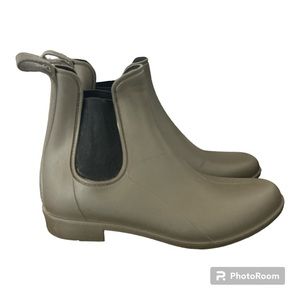 Merona Green Rain Boots Beatles Style Waterproof
Ladies Size 8 EUC like new SB4